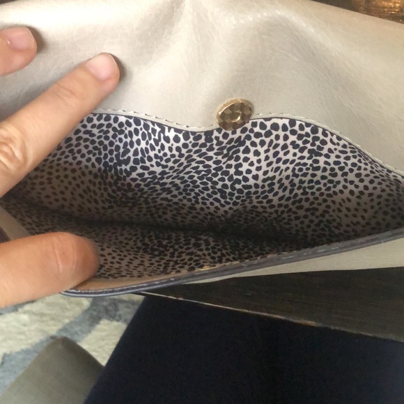 New with tags Sole society crossbody sand clutch - Picture 3 of 4